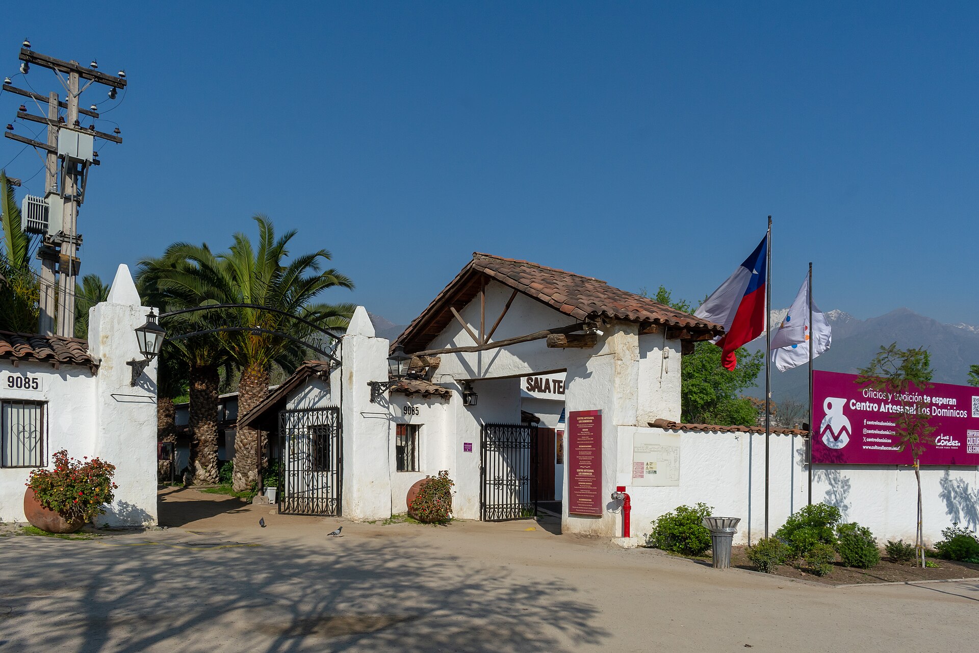 Centro Artesanal Pueblito Los Dominicos