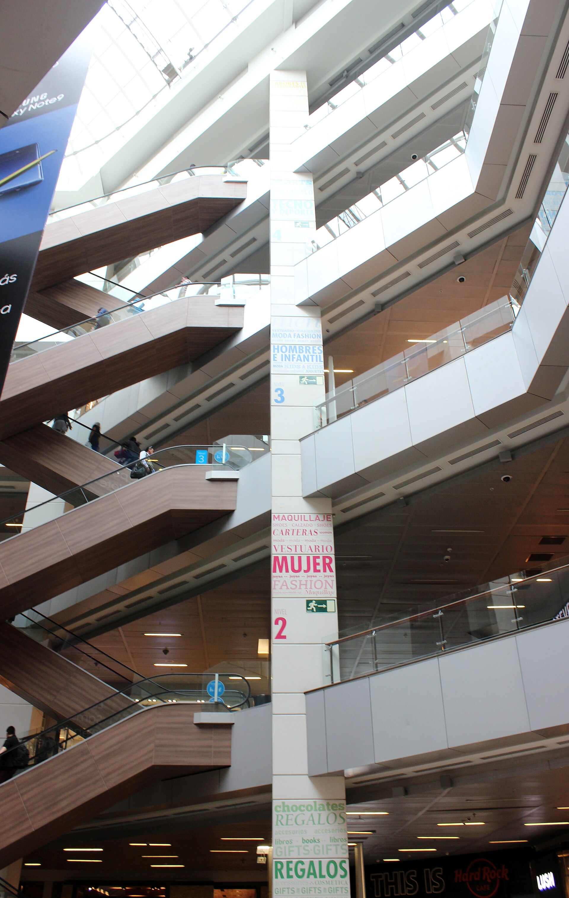 Mall Costanera Center / Cenco Costanera
